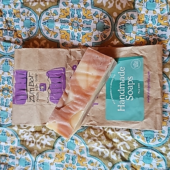 Zum Bar Handmade Goat's Milk Soap - Picture 2 of 3